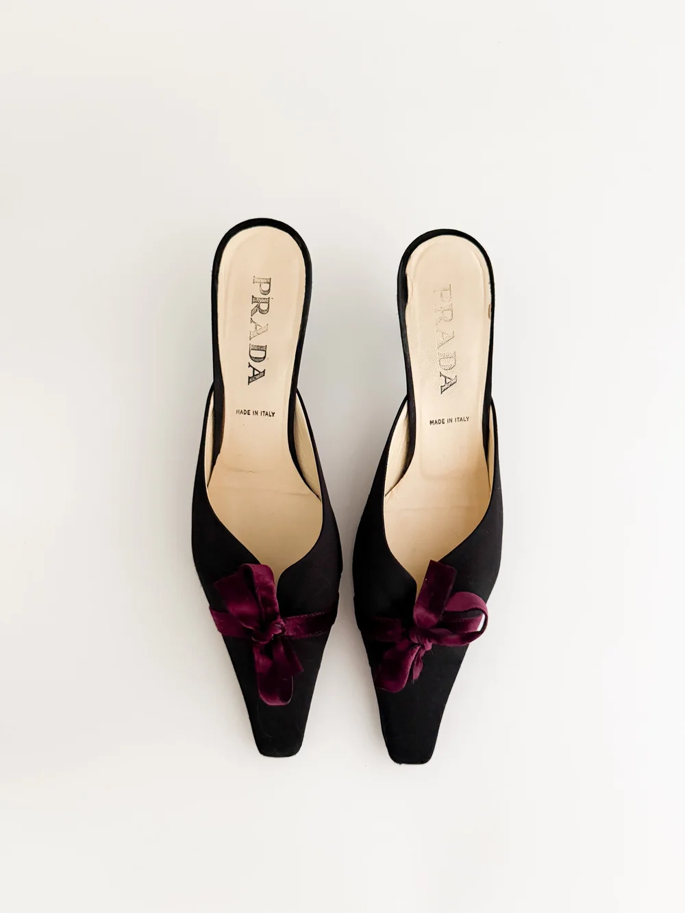 Prada Vintage 2000's Bow Mule Heels (US 9.5 / IT 39.5) — sororité.